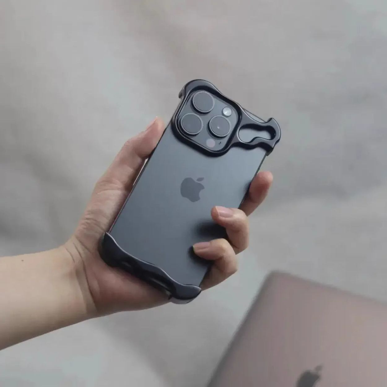 Coque iPhone en Aluminium Ultra Léger et Résistant